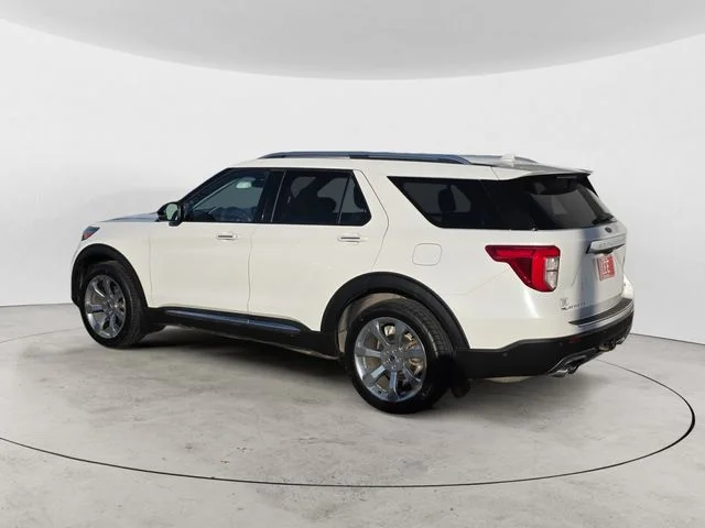Used 2020 White Metallic Ford Platinum image 3