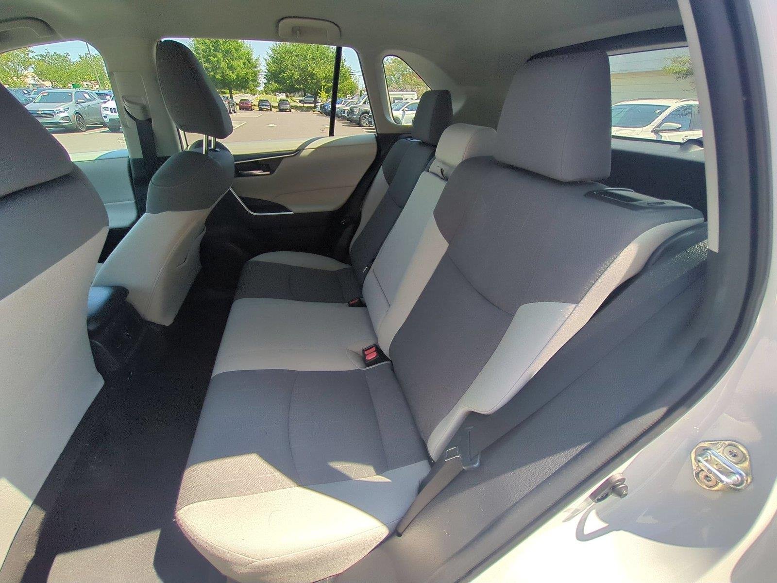 Used 2022 White TOYOTA  image 31