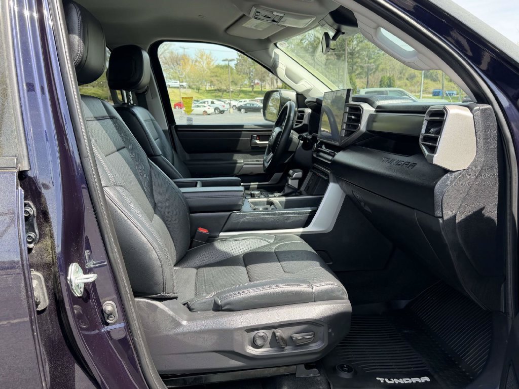 Used 2023  Toyota SR5 image 12
