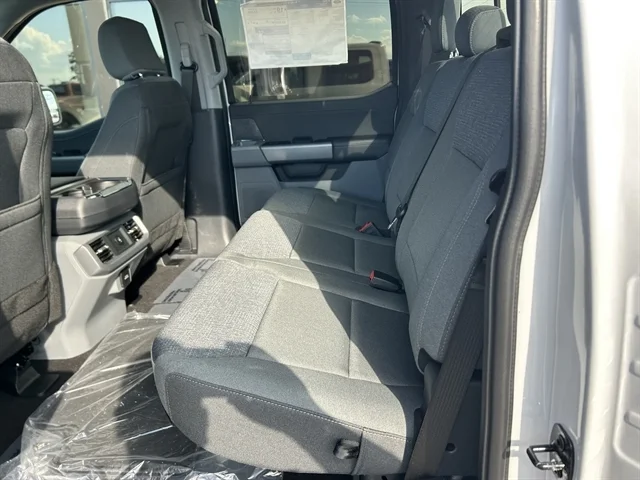 New 2026 Oxford White FORD XLT image 17