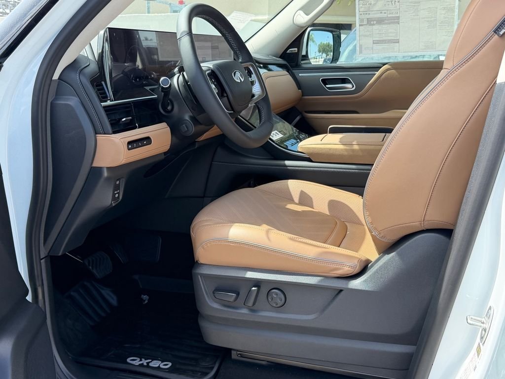 New 2027 RADIANT WHITE INFINITI Luxe 4WD image 13