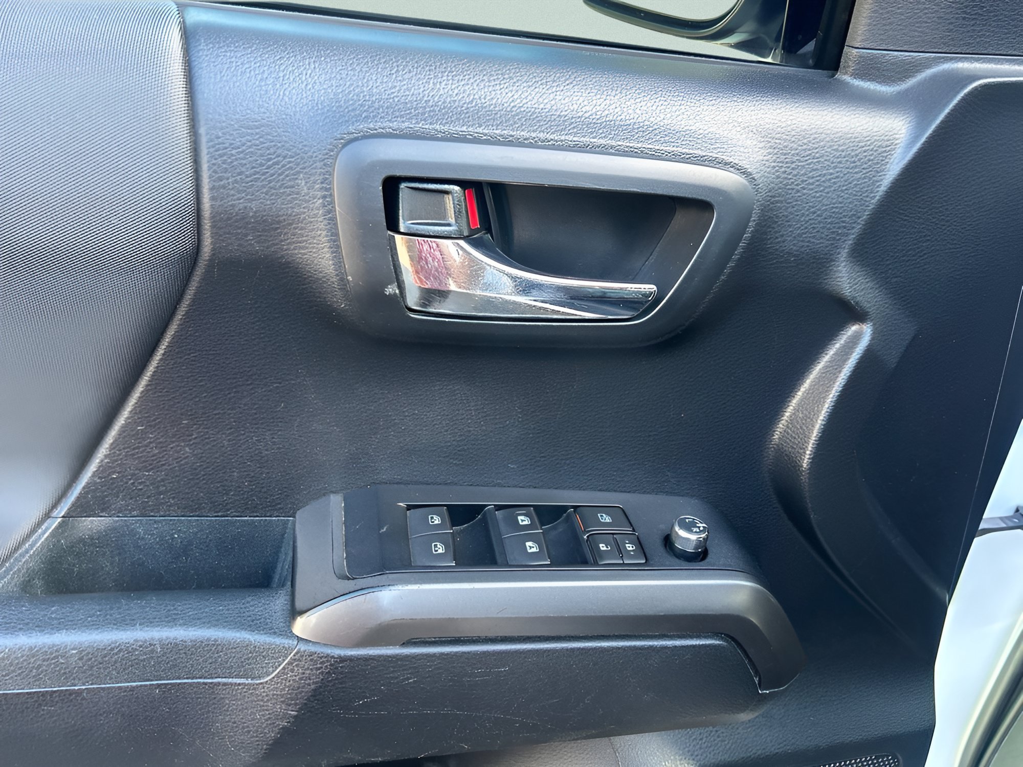 Used 2018 Super White Toyota TRD Sport image 18