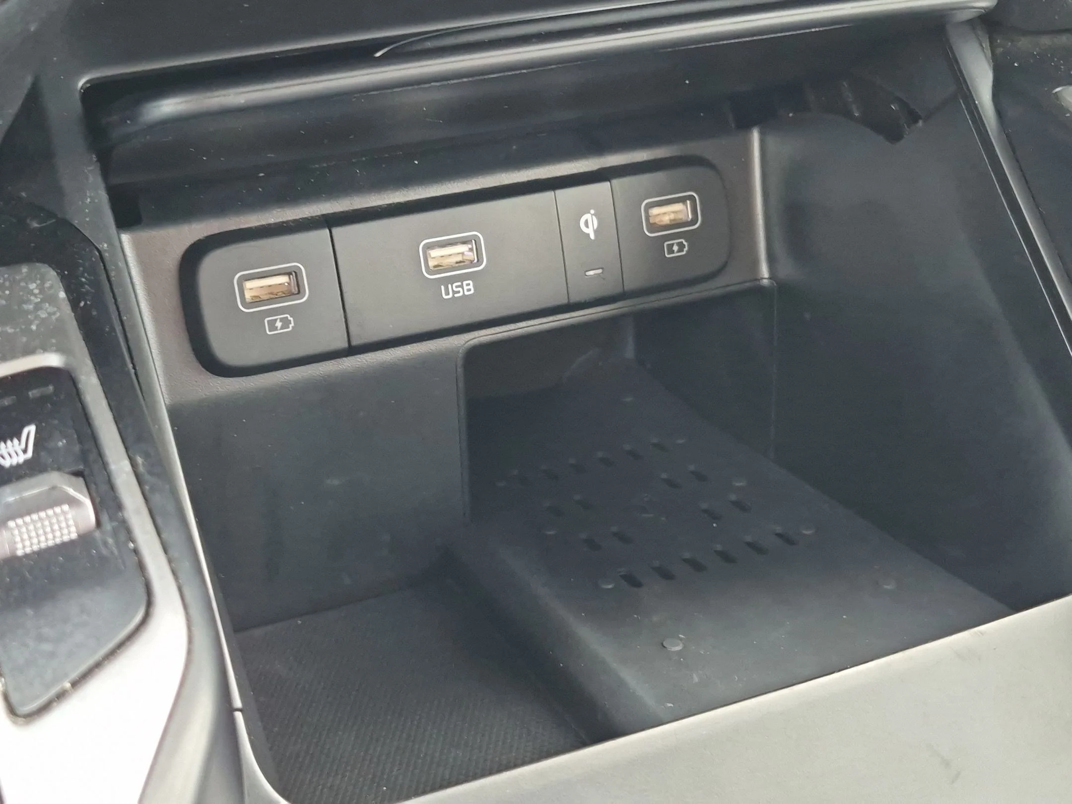 Used 2023 Wolf Gray Kia X-Line S image 23