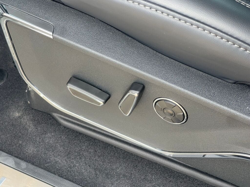 New 2026 Avalanche Ford Platinum image 8