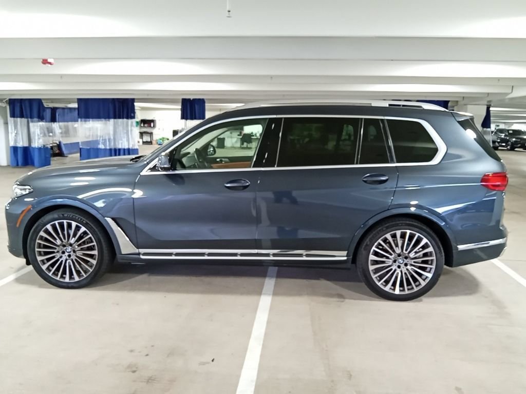 Used 2021 Arctic Gray Metallic BMW xDrive40i image 8
