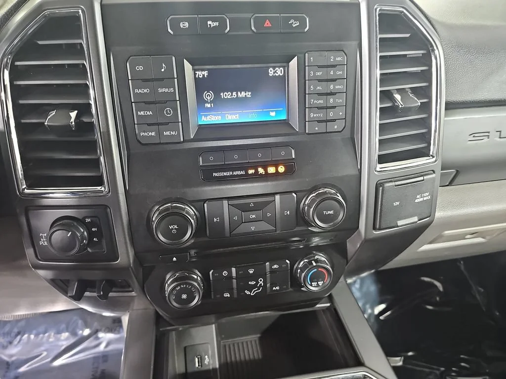 Used 2018 White Ford XLT image 23