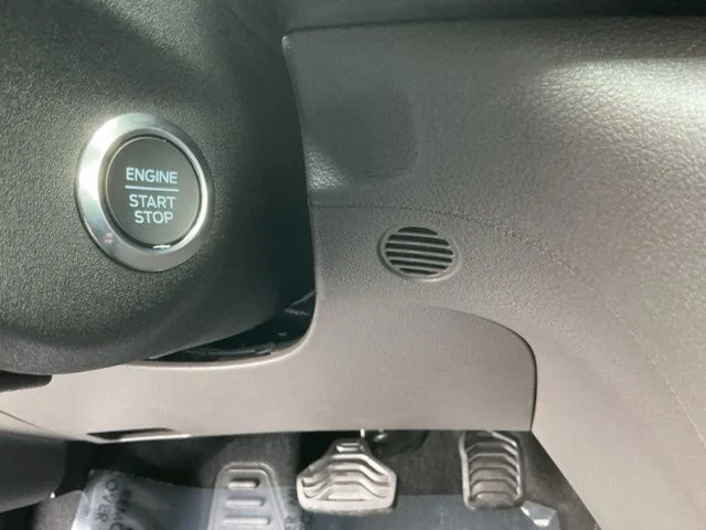 New 2026 Oxford White Ford XLT image 25