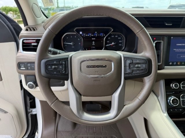 Used 2021 White Frost Tricoat GMC Denali image 20