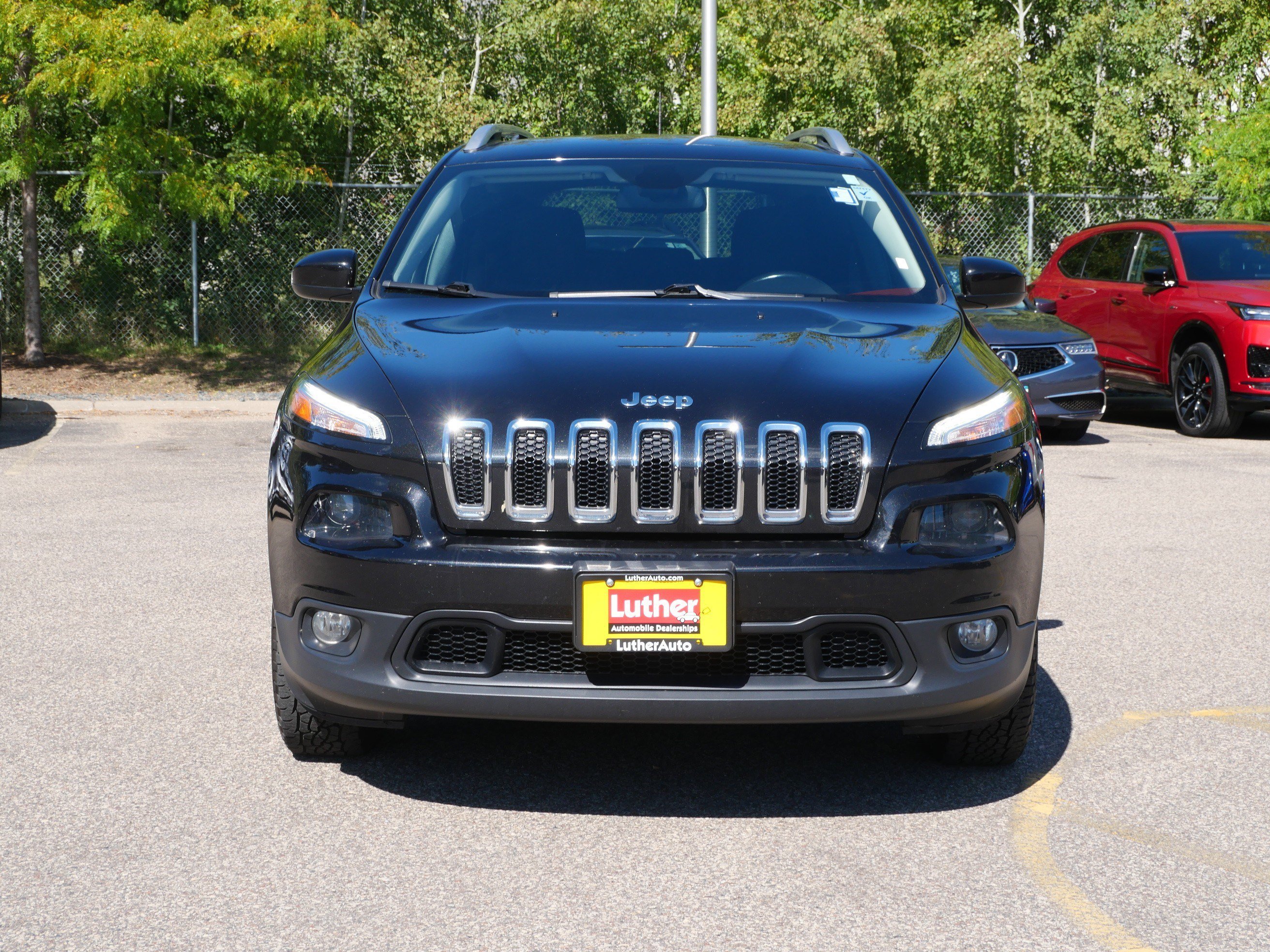 Used 2016 Jeep Cherokee Latitude with VIN 1C4PJMCS0GW332074 for sale in Vadnais Heights, Minnesota