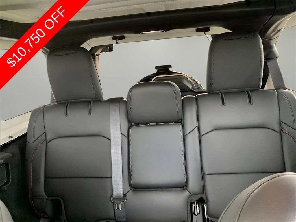 2025 Jeep Wrangler 4-Door Rubicon - Photo 35