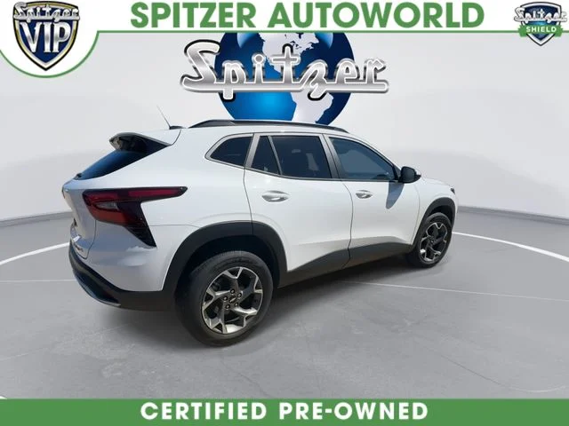 Used 2024 White Chevrolet LT image 9