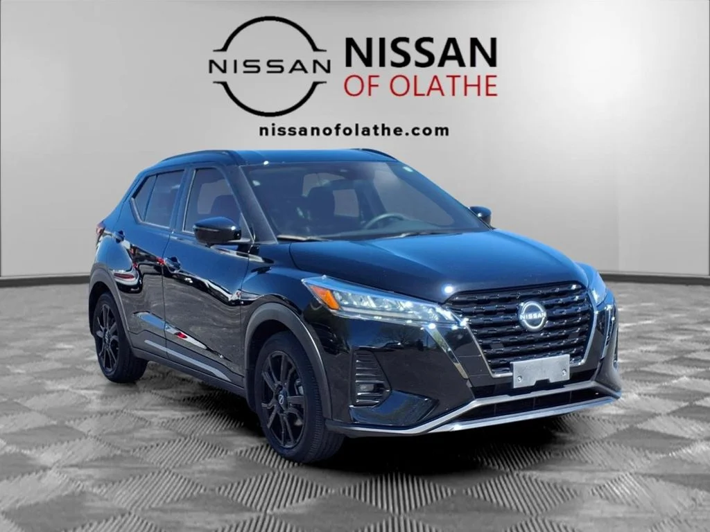 Used 2023 Black Nissan SR image 29