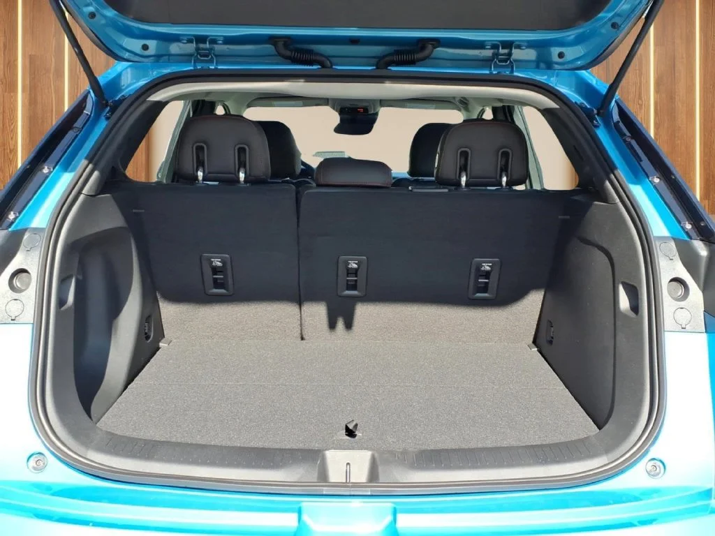 2027 Chevrolet Bolt RS - Photo 31
