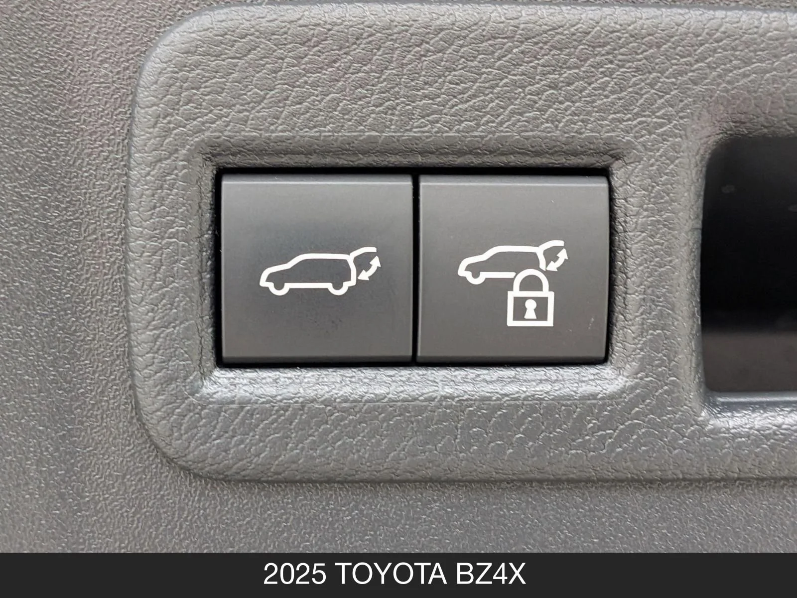 Used 2025 Heavy Metal Toyota XLE image 24