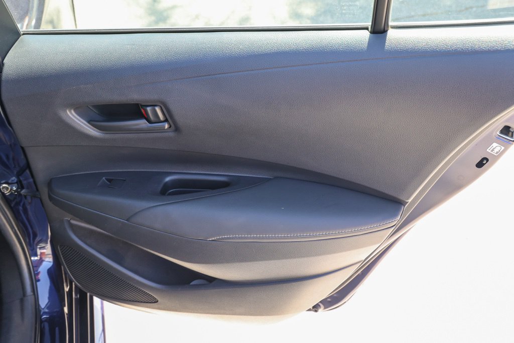 Used 2022  Toyota LE image 18