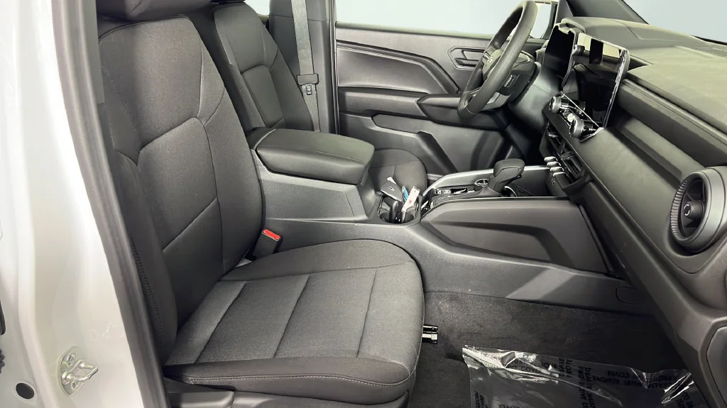 New 2026 Summit White Chevrolet Trail Boss image 17