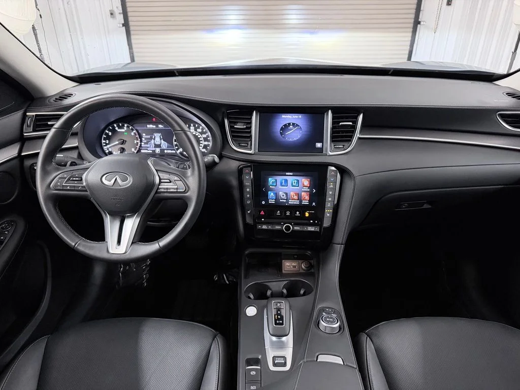 Certified Used 2023 Gray INFINITI LUXE image 22