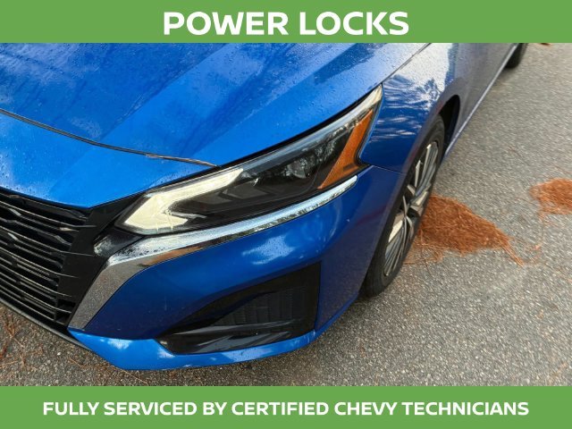 Used 2025 Blue Nissan 2.5 SV image 18