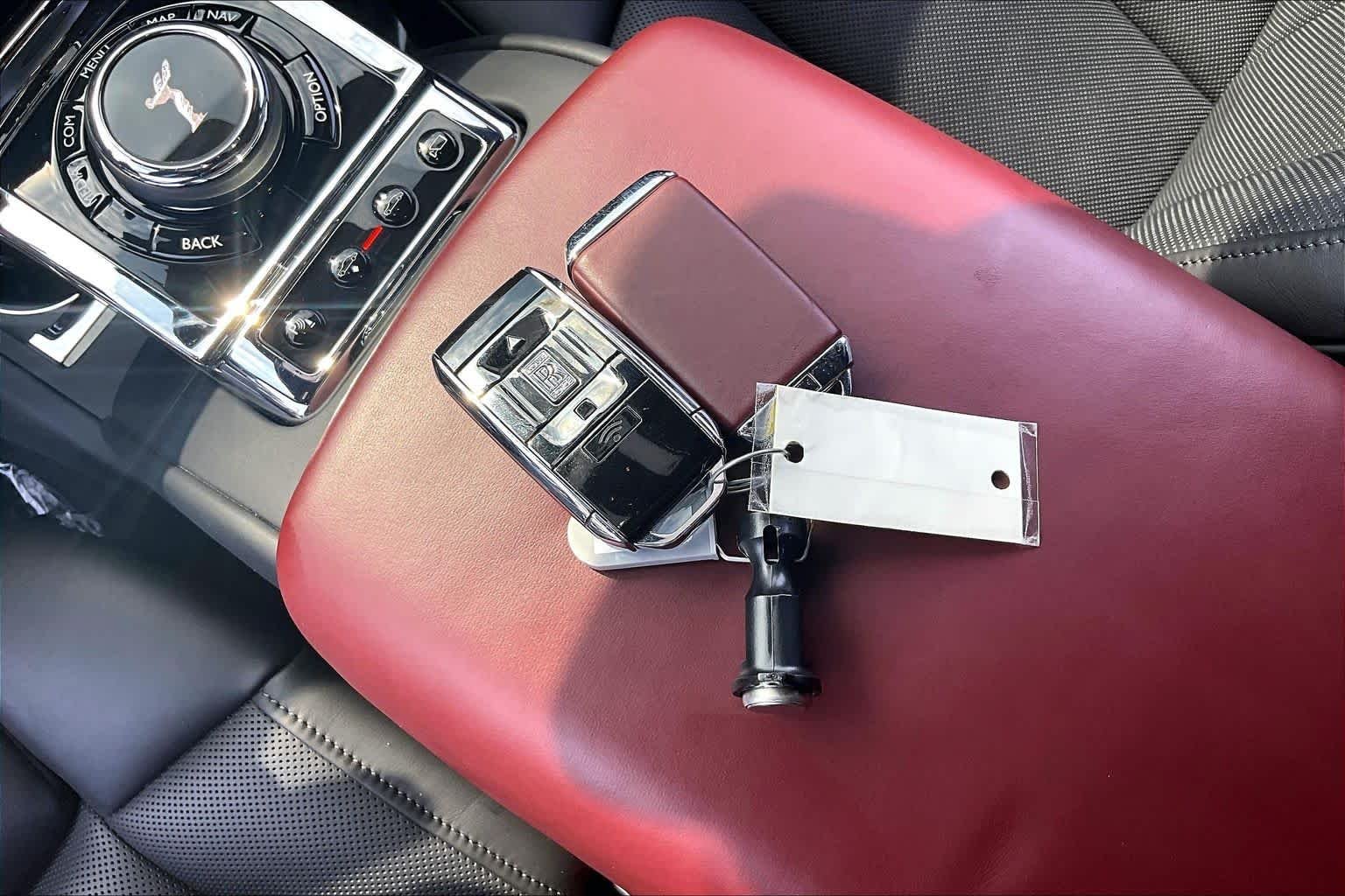 Used 2024 Jubilee Silver Rolls-Royce  image 15