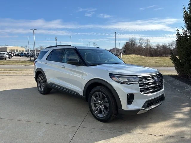 New 2026 Space White Metallic Ford Active image 34