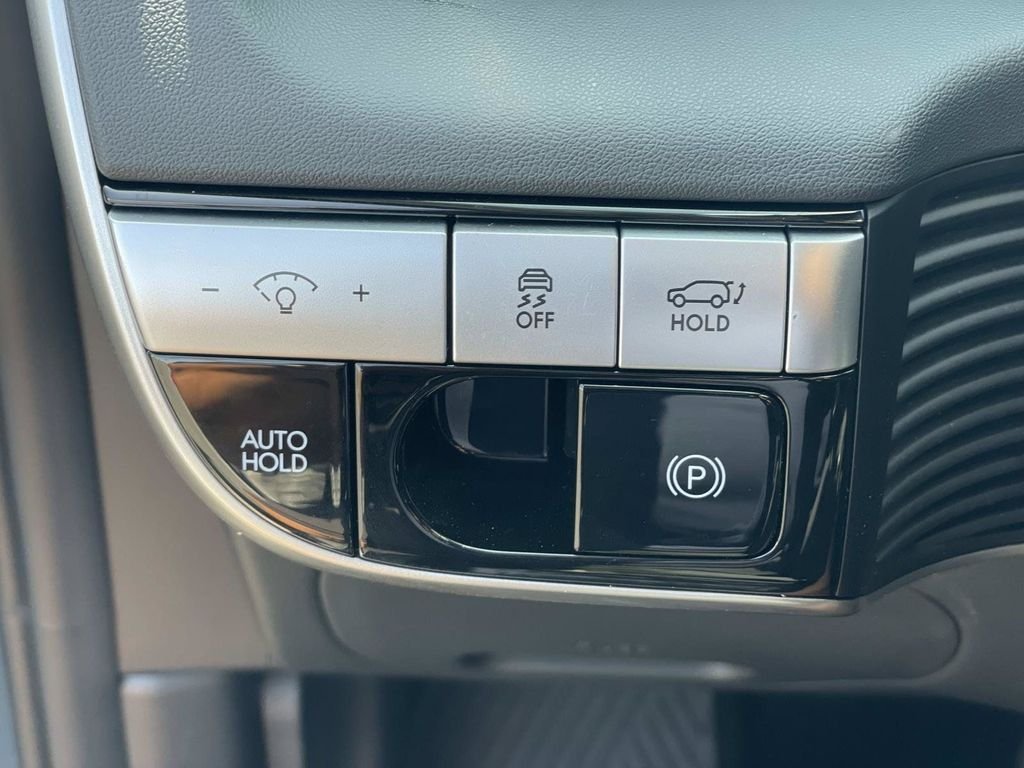 Certified Used 2024 Green Hyundai SEL image 19