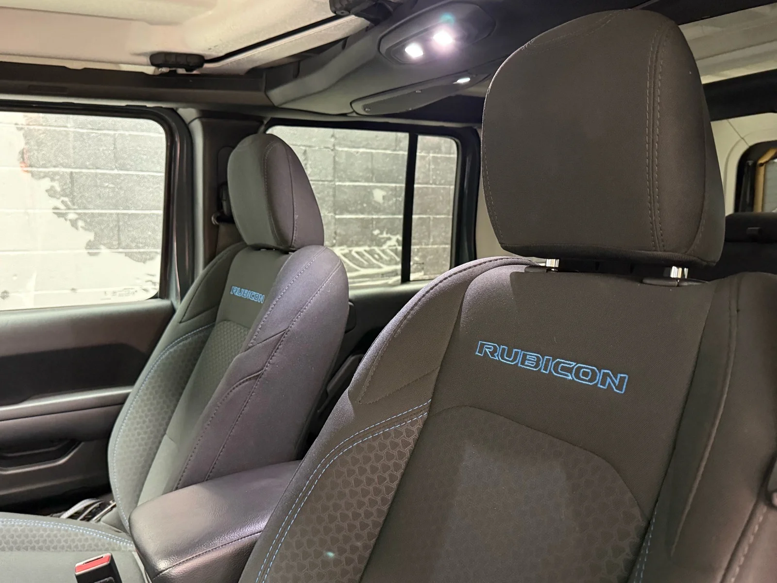 Used 2024 Anvil Clear Coat (pds) Jeep Rubicon 4xe image 10