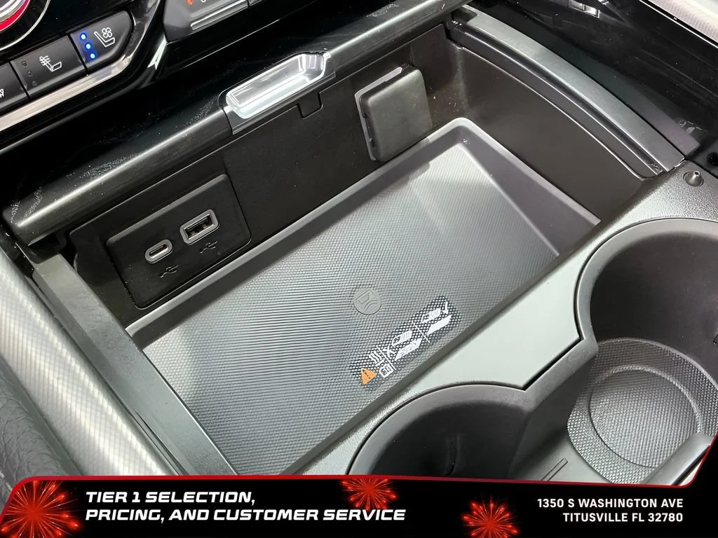 Used 2021 WHITE FROST TRICOAT GMC Denali image 49