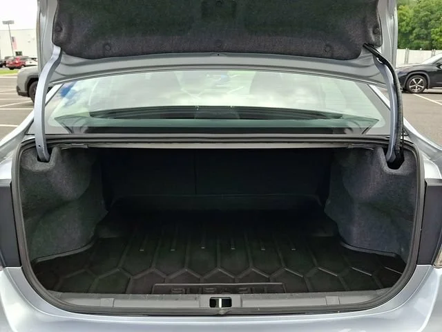 Used 2022 Silver Subaru Premium Sedan image 30