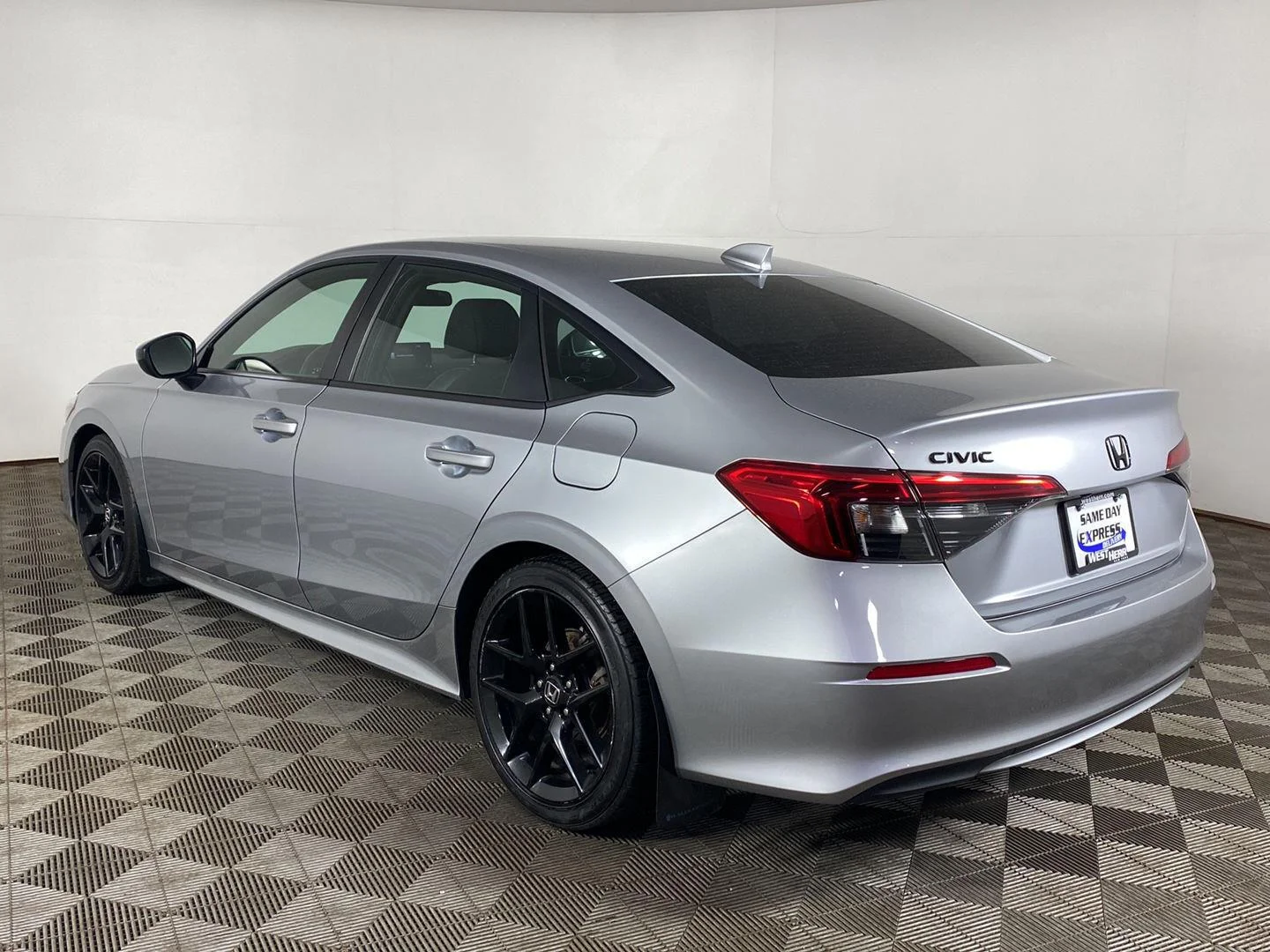 Used 2022 Lunar Silver Metallic Honda Sport image 26