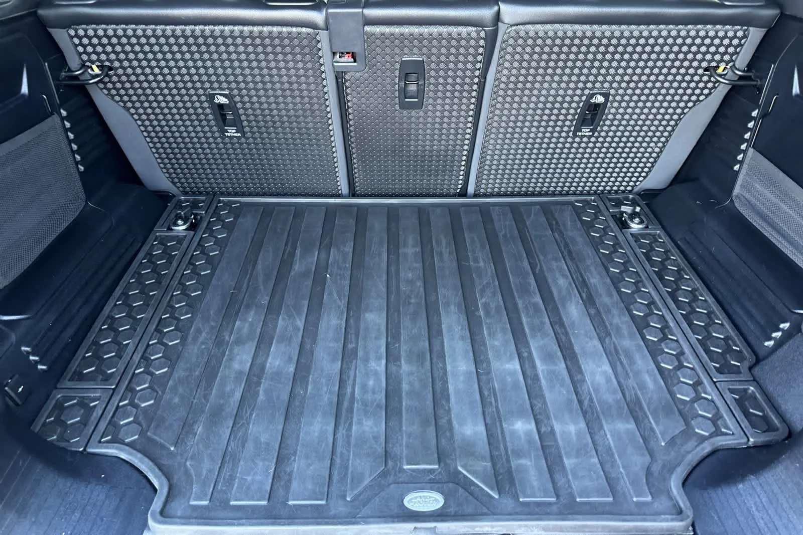 Used 2023 Gondwana Stone Land Rover X-Dynamic SE image 15