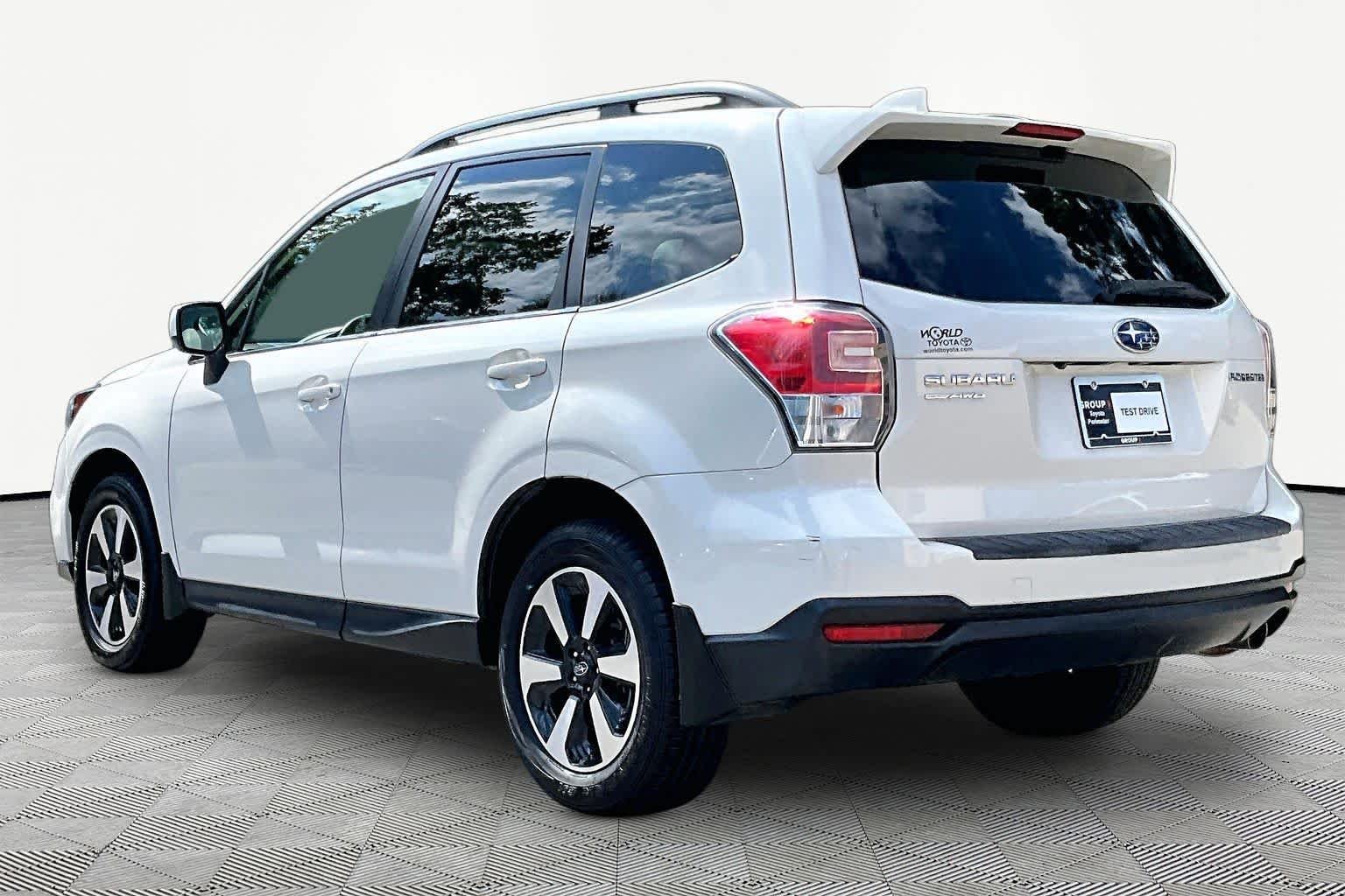 Used 2018 Crystal White Pearl Subaru Limited image 12