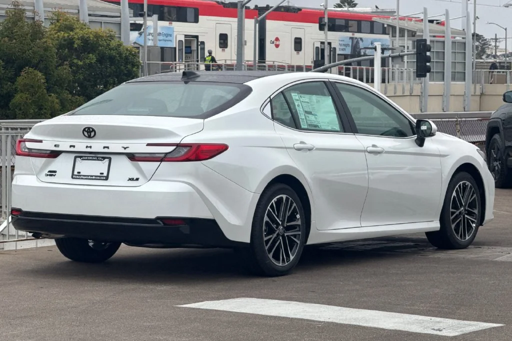 New 2026 Wind Chill Pearl Toyota XLE image 5