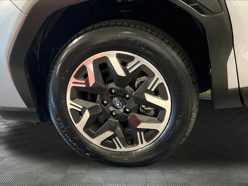 Used 2025 Ice Silver Metallic Subaru Premium image 7