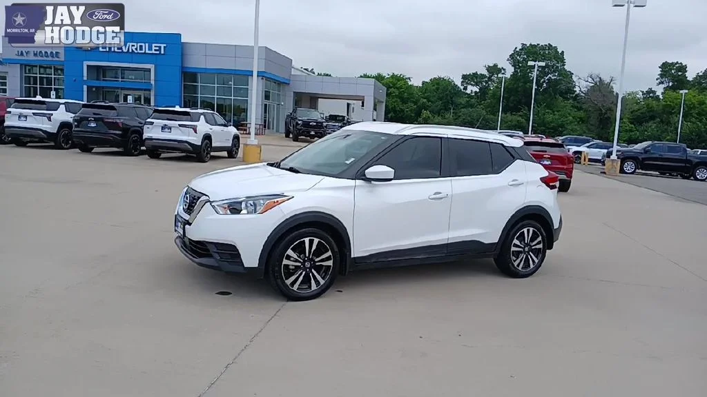 Used 2020 White Nissan SV image 5