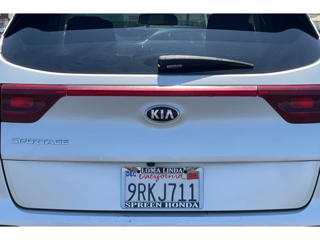 Used 2021 Sparkling Silver Kia LX image 15