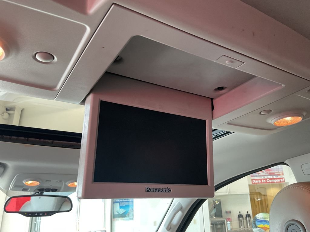 Used 2013 Gold Chevrolet LTZ image 34