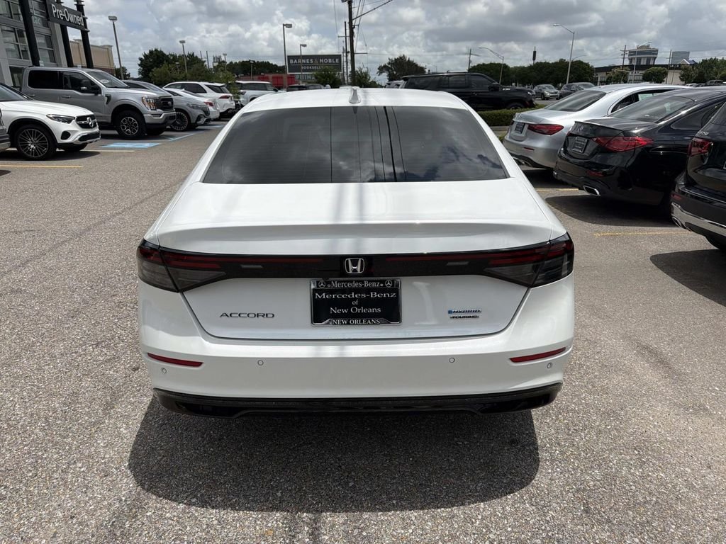 Used 2024  Honda Touring image 6