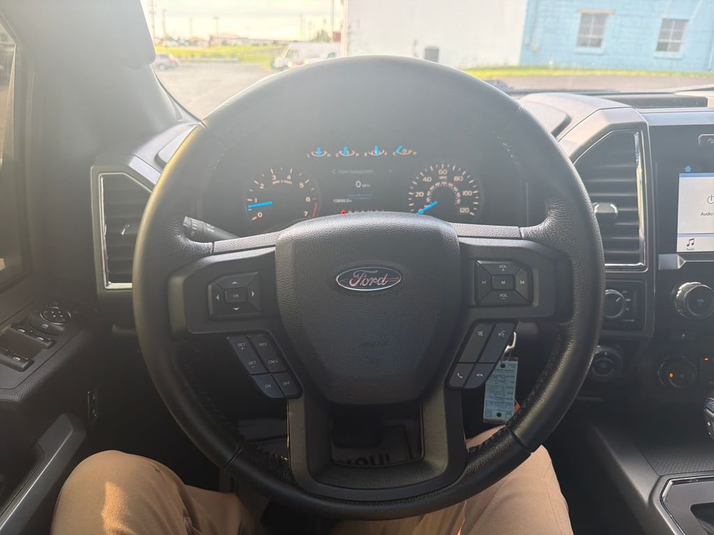 Used 2016 Gray Ford XLT image 6