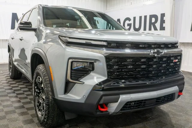 New 2027 Sterling Gray Metallic Chevrolet Z71 image 4