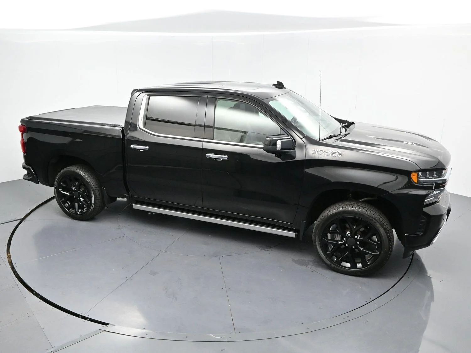 Used 2019 BLACK Chevrolet High Country image 37
