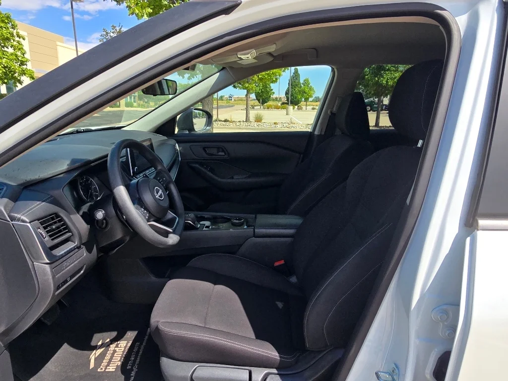 Used 2024 Everest White Pearl Nissan S image 13