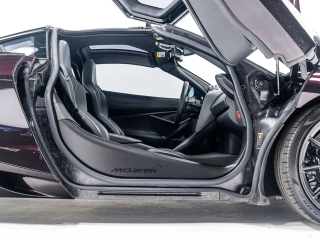 Used 2018 Gray McLaren Base image 89