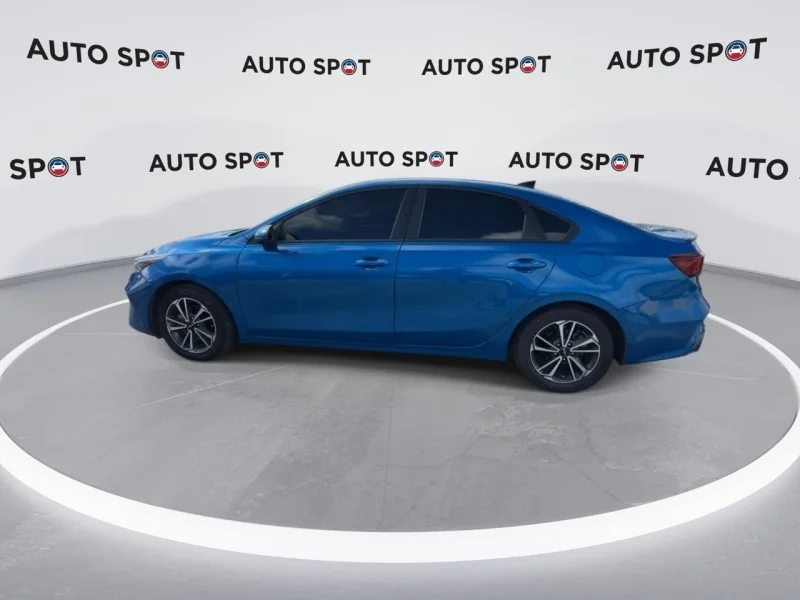 Used 2022 BLUE Kia FE image 8