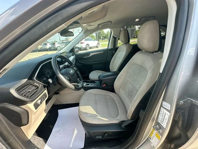 Used 2022 Silver Ford SE image 21