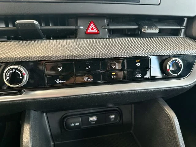 Used 2023 White Kia LX image 18