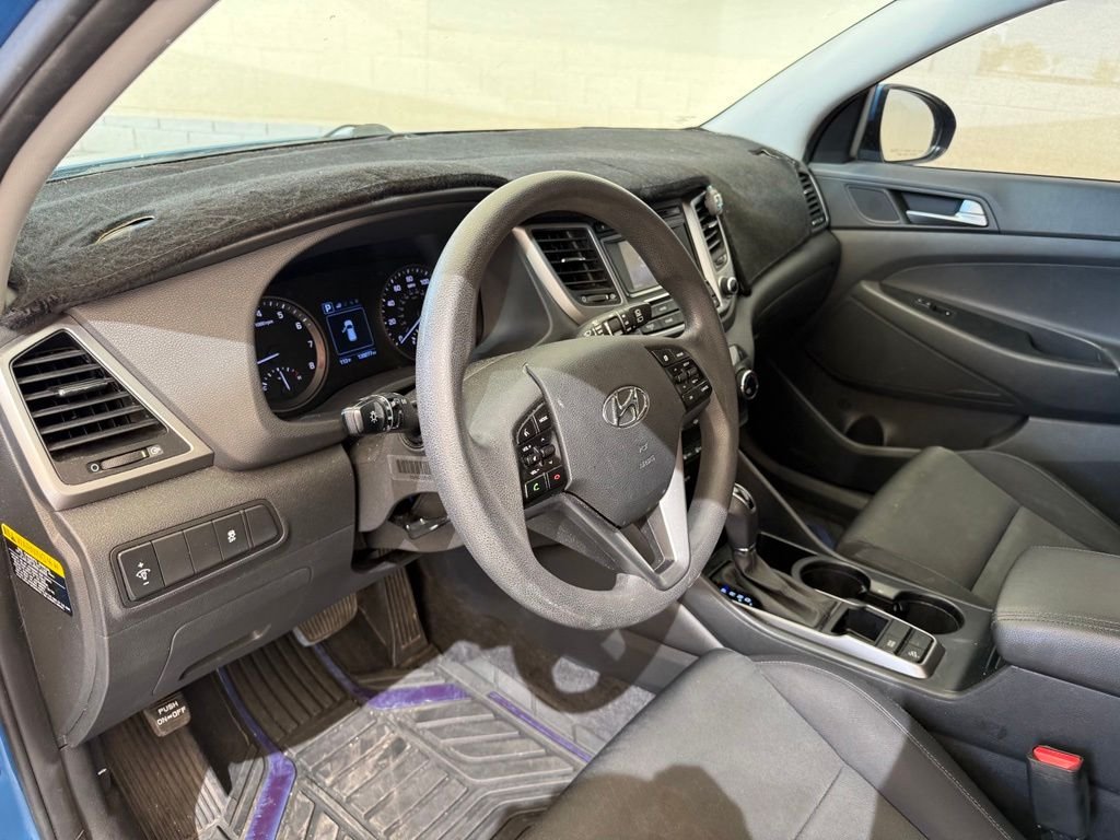 Used 2016 Caribbean Blue Hyundai SE image 12