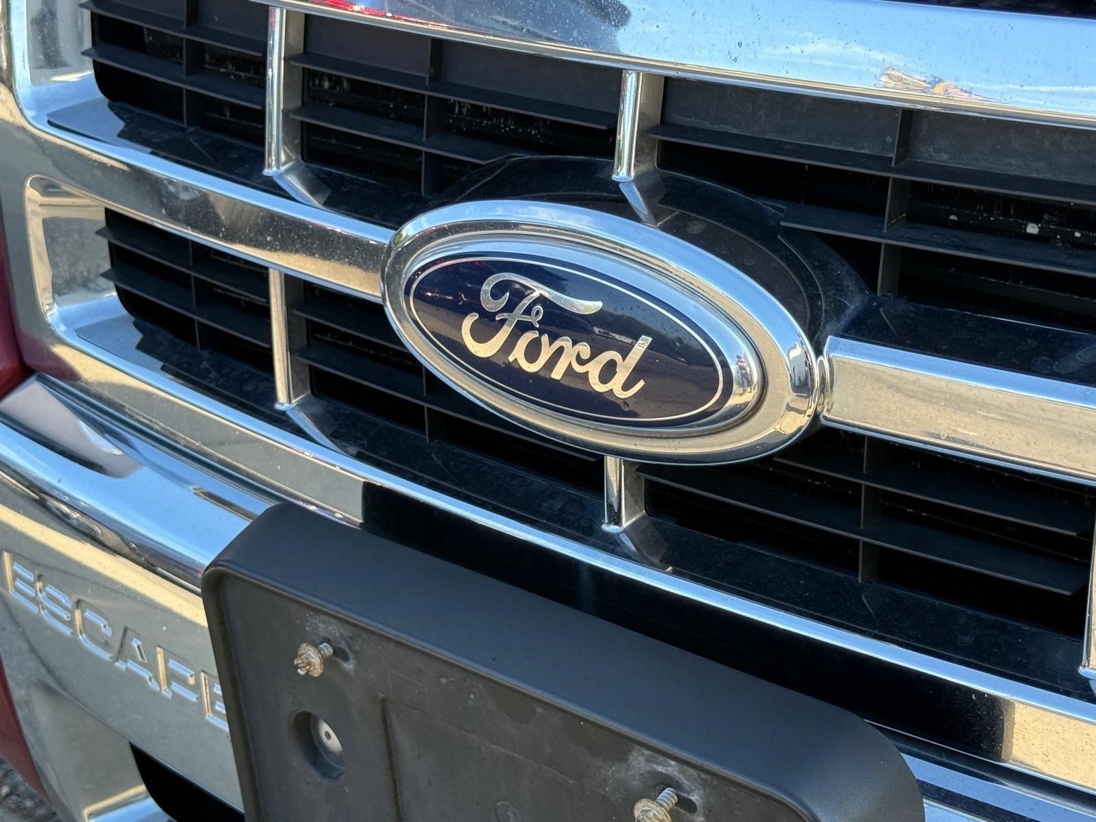 Used 2011 Sangria Red Metallic Ford Limited image 18