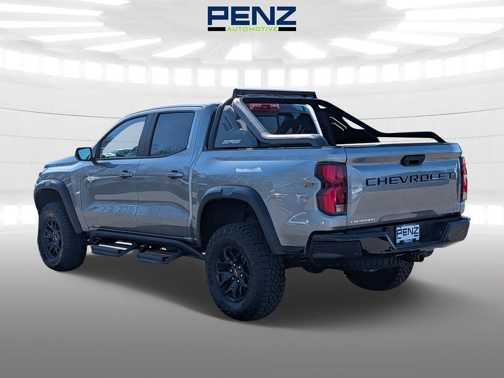 Used 2025 Gray Chevrolet ZR2 image 5