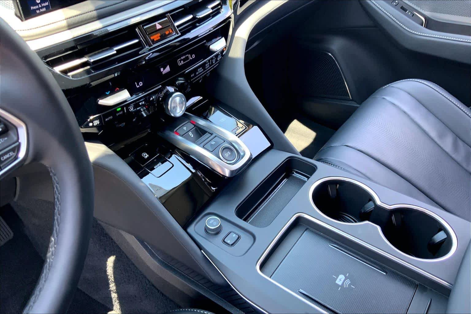 Used 2026 Platinum White Pearl Acura w/Technology Package image 17