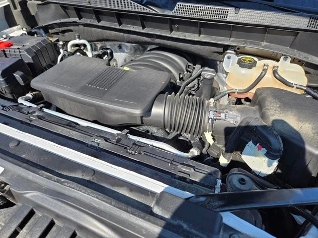 Used 2025 White Chevrolet LT image 23